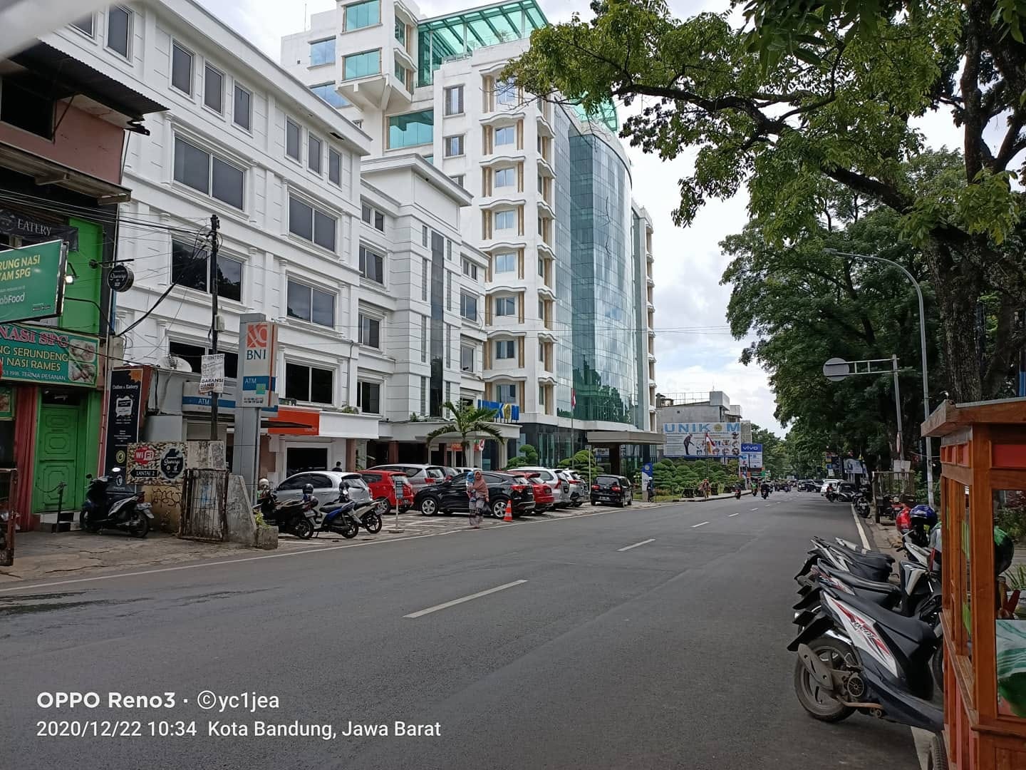 Kampus Unikom Dipatiukur Bandung
